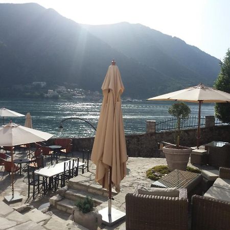 Kamena Palata Apartments Kotor Luaran gambar