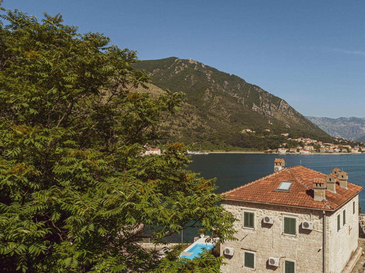Kamena Palata Apartments Kotor Luaran gambar