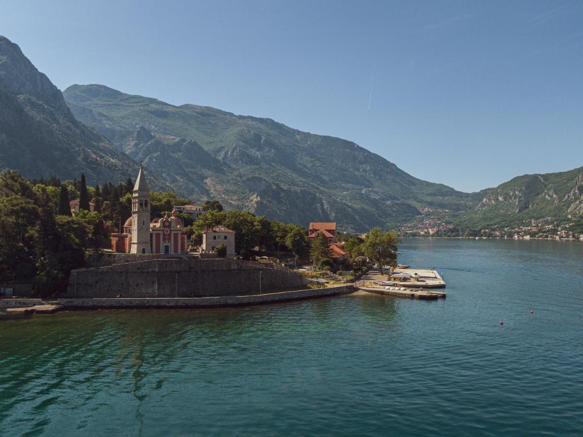 Kamena Palata Apartments Kotor Luaran gambar