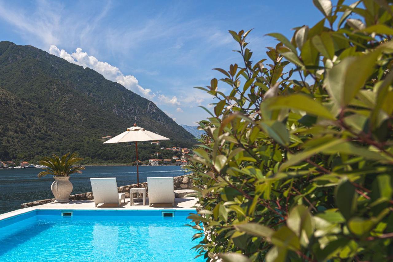 Kamena Palata Apartments Kotor Luaran gambar