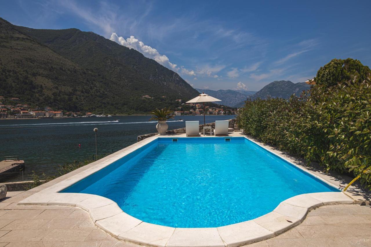 Kamena Palata Apartments Kotor Luaran gambar