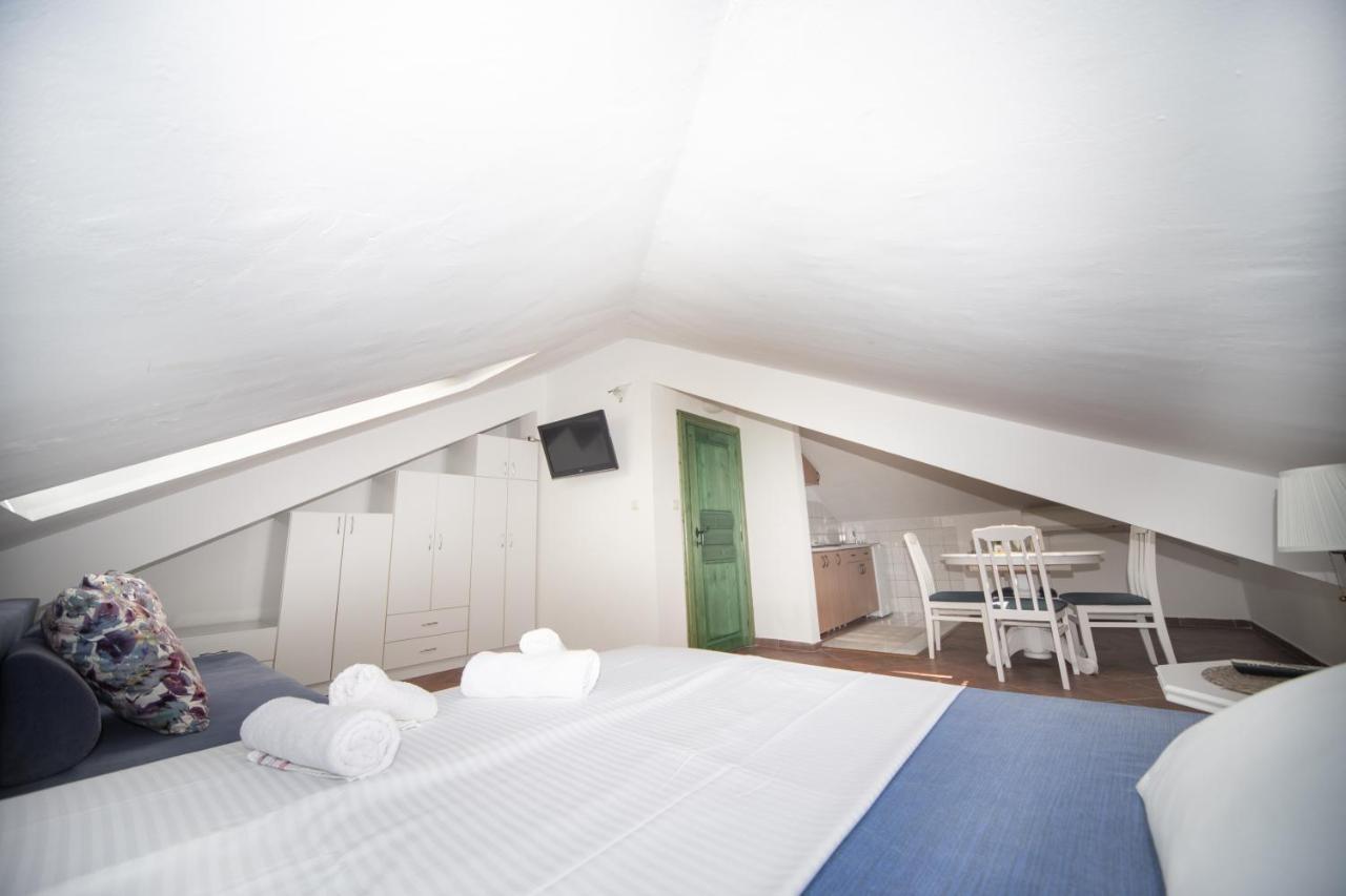Kamena Palata Apartments Kotor Luaran gambar