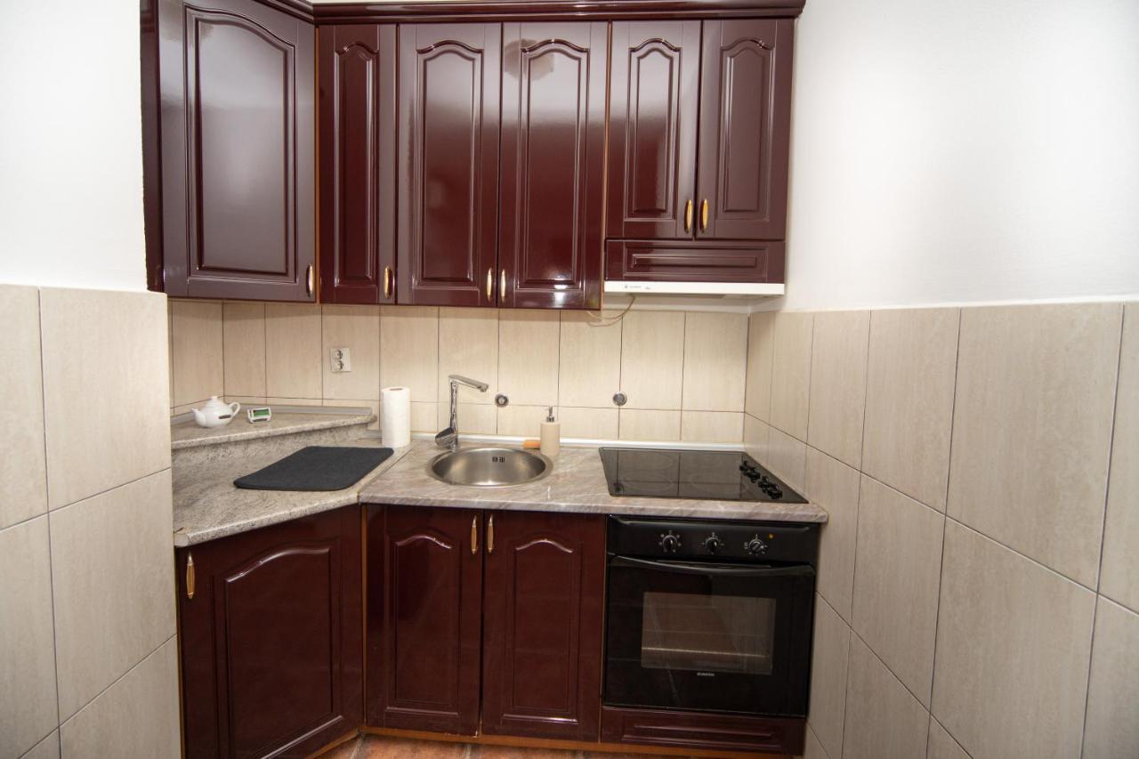 Kamena Palata Apartments Kotor Luaran gambar