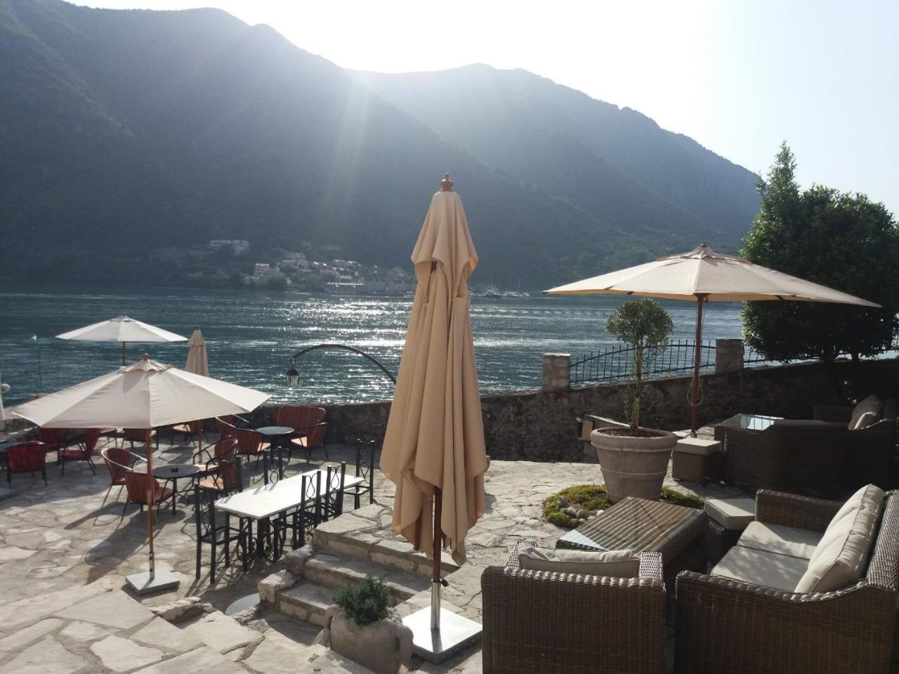 Kamena Palata Apartments Kotor Luaran gambar