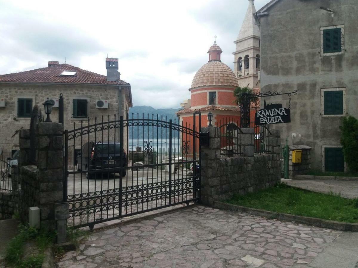 Kamena Palata Apartments Kotor Luaran gambar