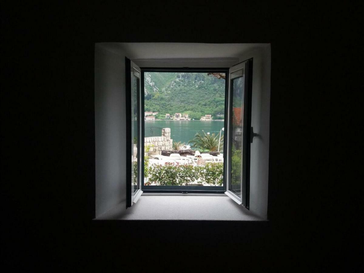 Kamena Palata Apartments Kotor Luaran gambar